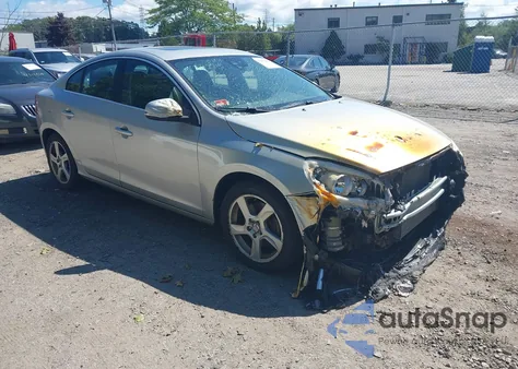 2012 Volvo S60 T5 z USA, uszkodzony, nr VIN YV1622FS6C2134345